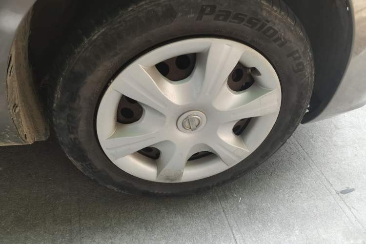 Used Nissan Sunny 2011 1.5XE CVT Comfort Edition Right Front Wheel Hub