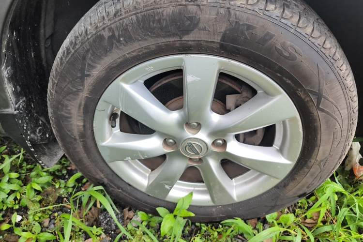 Used Nissan Sunny 2011 1.5XE Manual Comfort Edition Right Front Wheel Hub