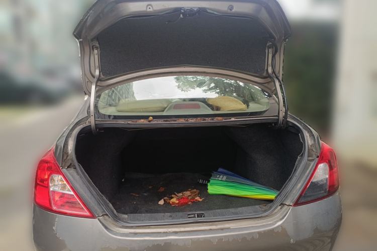 Used Nissan Sunny 2011 1.5XE Manual Comfort Edition Trunk