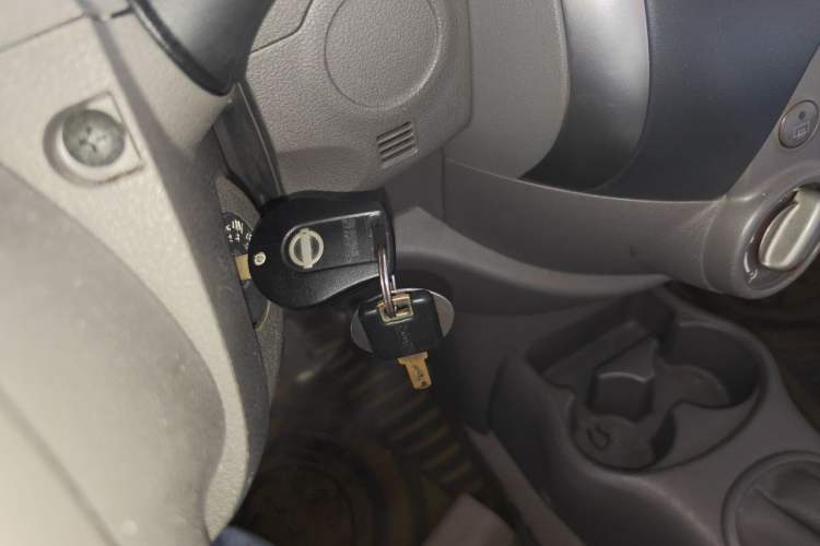 Used Nissan Sunny 2011 1.5XE Manual Comfort Edition Vehicle Key