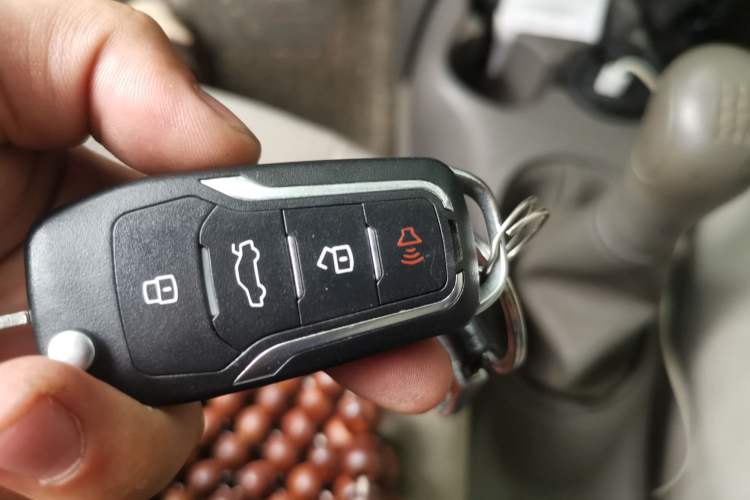 Used Nissan Sunny 2011 1.5XE Manual Comfort Edition Vehicle Key