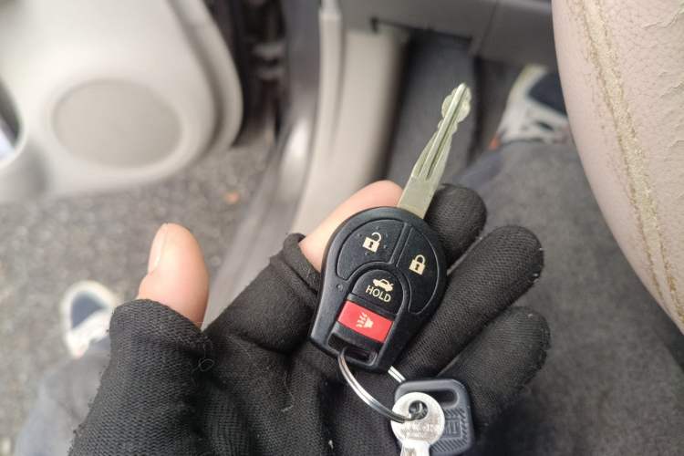 Used Nissan Sunny 2011 1.5XE Manual Comfort Edition Vehicle Key
