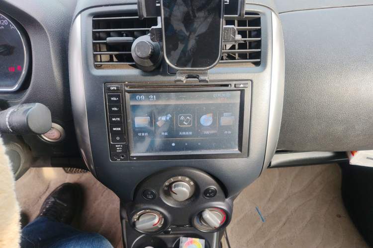 Used Nissan Sunny 2011 1.5XL CVT Luxury Edition Audio And AC Panel