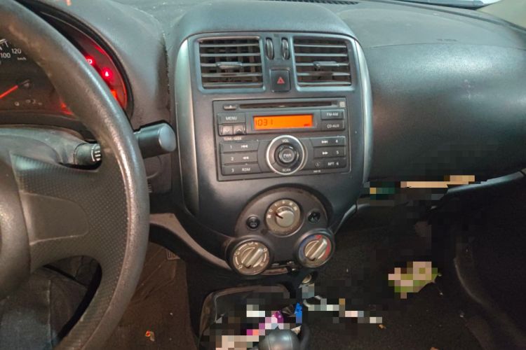 Used Nissan Sunny 2011 1.5XE CVT Comfort Edition Audio And AC Panel