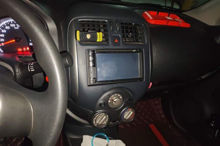 Used Nissan Sunny 2011 1.5XL CVT Luxury Edition Audio And AC Panel