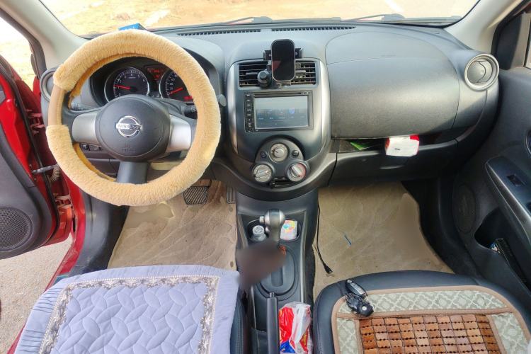 Used Nissan Sunny 2011 1.5XL CVT Luxury Edition Center Console