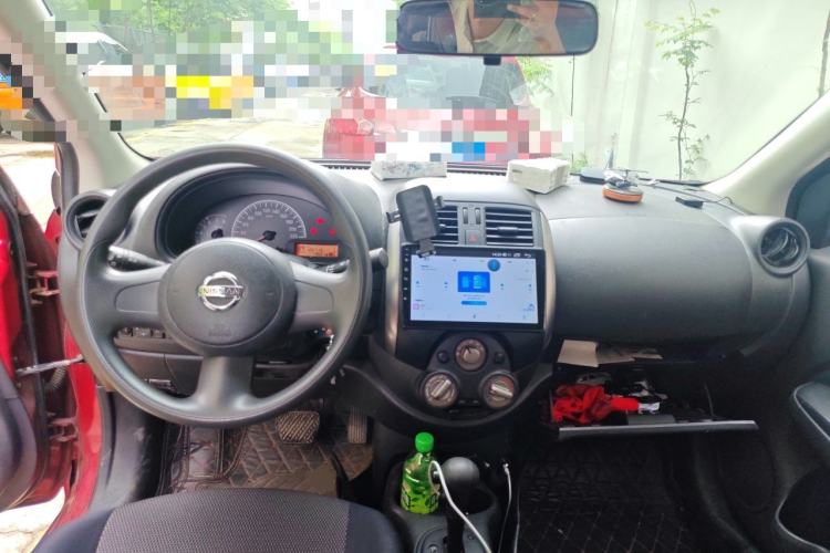 Used Nissan Sunny 2011 1.5XE CVT Comfort Edition Center Console