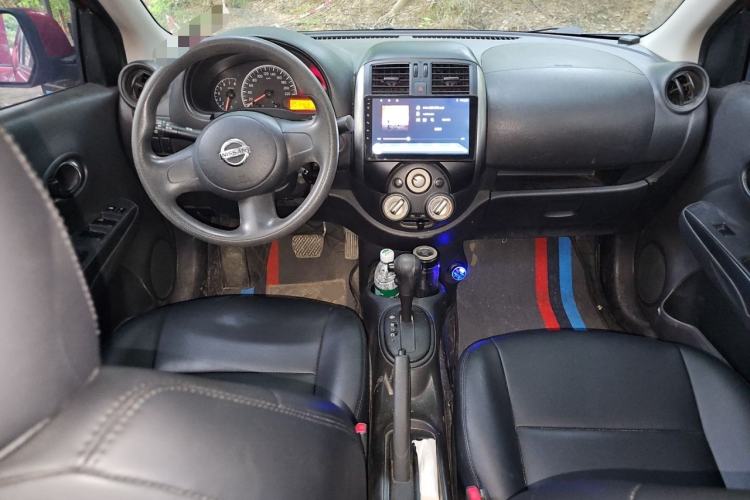 Used Nissan Sunny 2011 1.5XE CVT Comfort Edition Center Console