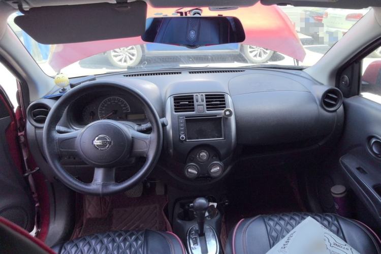 Used Nissan Sunny 2011 1.5XE CVT Comfort Edition Center Console