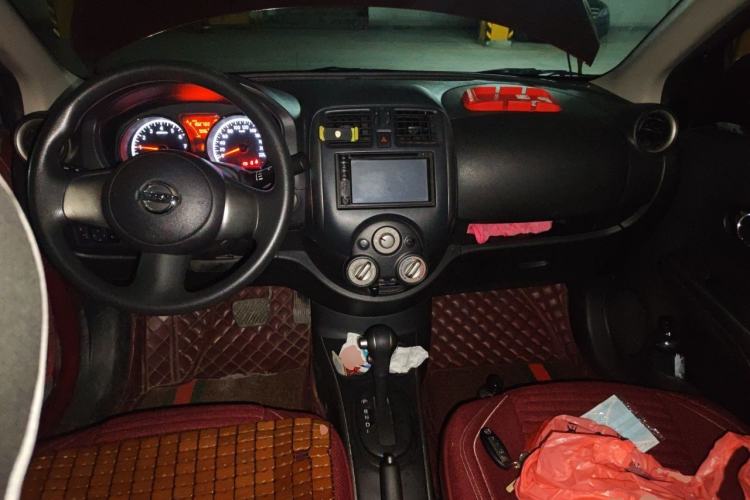Used Nissan Sunny 2011 1.5XL CVT Luxury Edition Center Console
