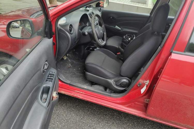 Used Nissan Sunny 2011 1.5XE CVT Comfort Edition Driver Seat