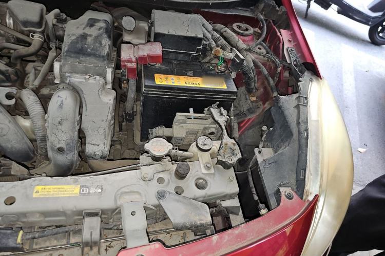 Used Nissan Sunny 2011 1.5XE CVT Comfort Edition Engine Bay Left