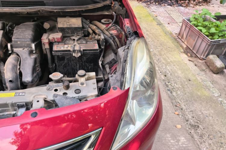 Used Nissan Sunny 2011 1.5XL Manual Deluxe Edition Engine Bay Left