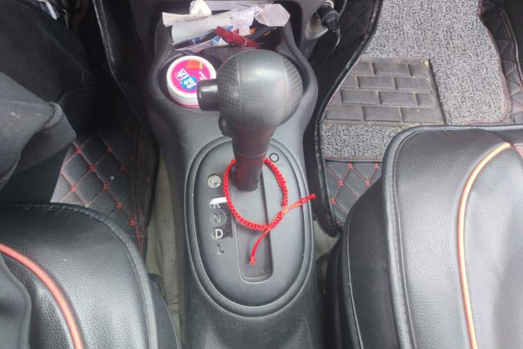 Used Nissan Sunny 2011 1.5XE CVT Comfort Edition Gear Lever