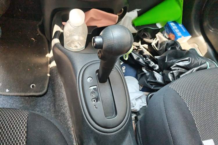 Used Nissan Sunny 2011 1.5XE CVT Comfort Edition Gear Lever