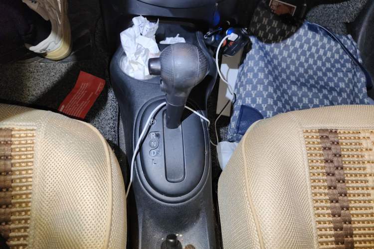 Used Nissan Sunny 2011 1.5XE CVT Comfort Edition Gear Lever