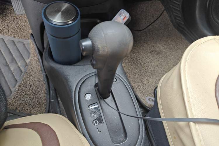 Used Nissan Sunny 2011 1.5XE CVT Comfort Edition Gear Lever