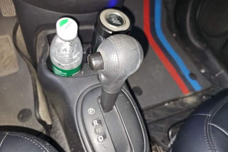 Used Nissan Sunny 2011 1.5XE CVT Comfort Edition Gear Lever