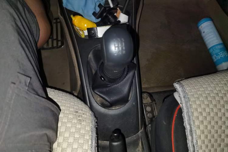 Used Nissan Sunny 2011 1.5XL Manual Deluxe Edition Gear Lever