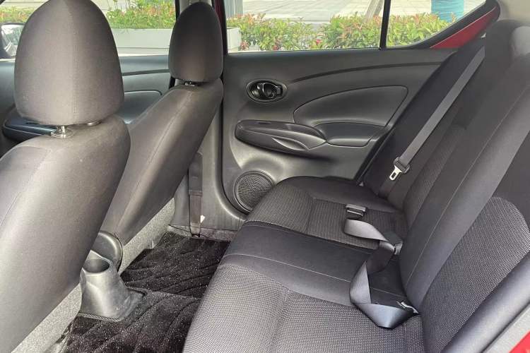 Used Nissan Sunny 2011 1.5XE CVT Comfort Edition Interior 2