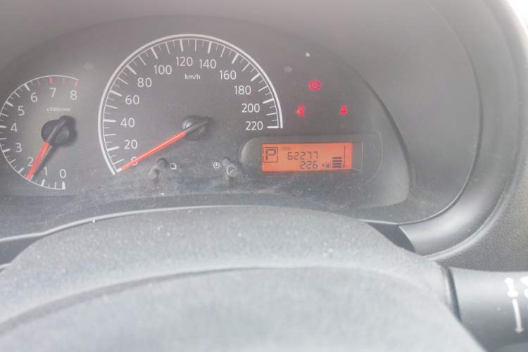 Used Nissan Sunny 2011 1.5XE CVT Comfort Edition Odometer Close Up