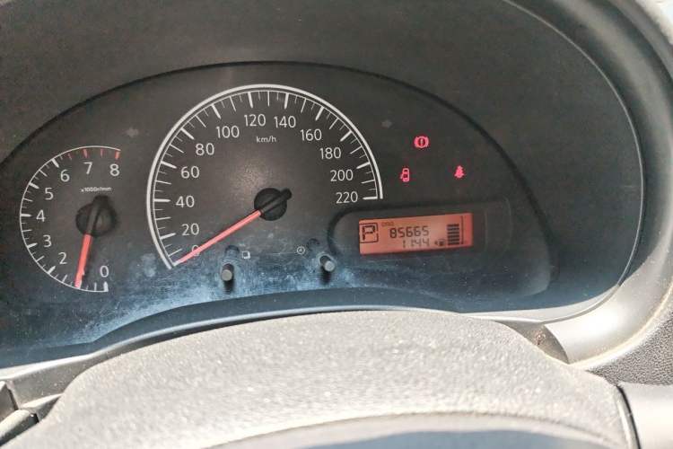 Used Nissan Sunny 2011 1.5XE CVT Comfort Edition Odometer Close Up