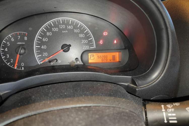 Used Nissan Sunny 2011 1.5XE CVT Comfort Edition Odometer Close Up