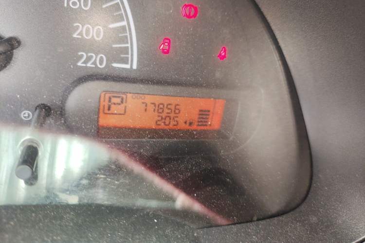 Used Nissan Sunny 2011 1.5XE CVT Comfort Edition Odometer Close Up