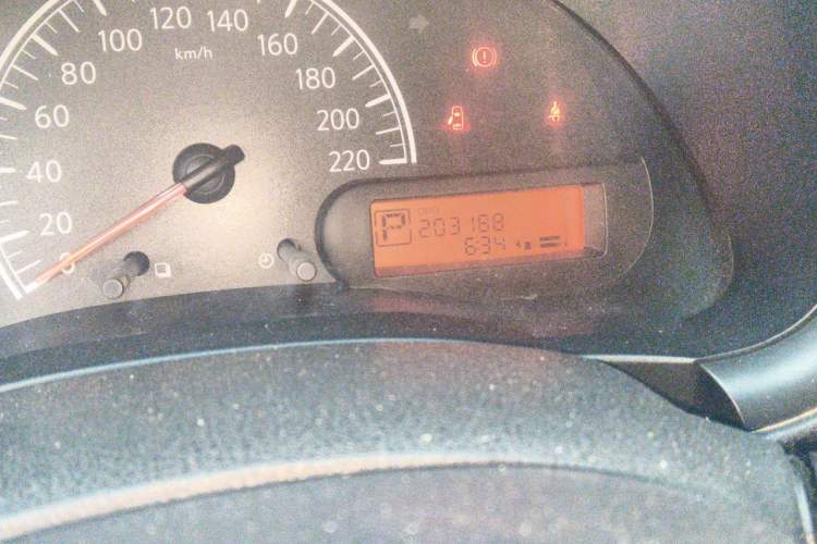 Used Nissan Sunny 2011 1.5XE CVT Comfort Edition Odometer Close Up
