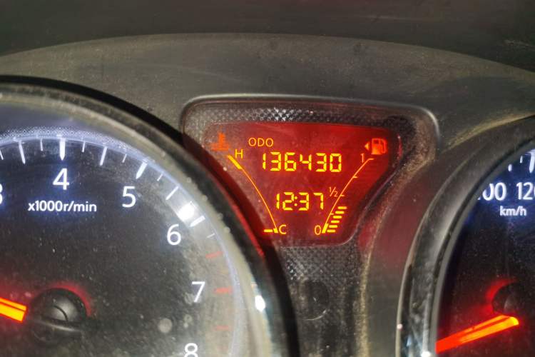 Used Nissan Sunny 2011 1.5XL Manual Deluxe Edition Odometer Close Up