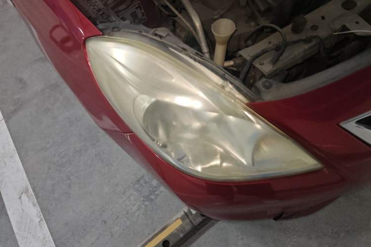 Used Nissan Sunny 2011 1.5XE CVT Comfort Edition Right Front Headlight