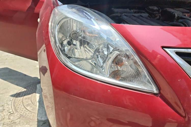 Used Nissan Sunny 2011 1.5XE CVT Comfort Edition Right Front Headlight