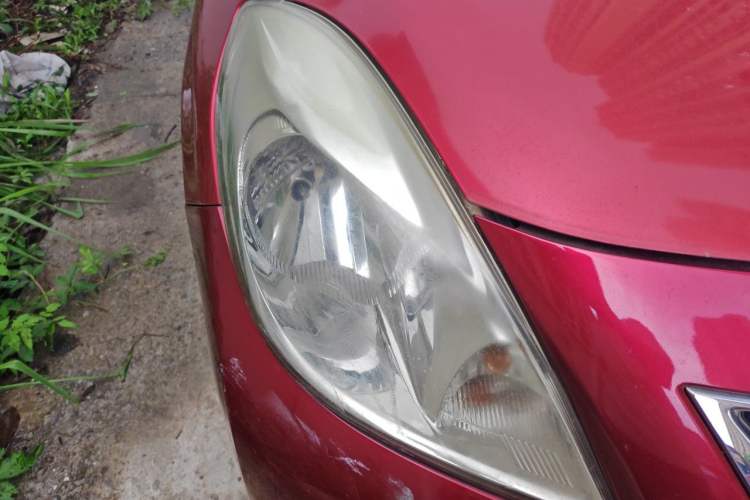 Used Nissan Sunny 2011 1.5XE CVT Comfort Edition Right Front Headlight