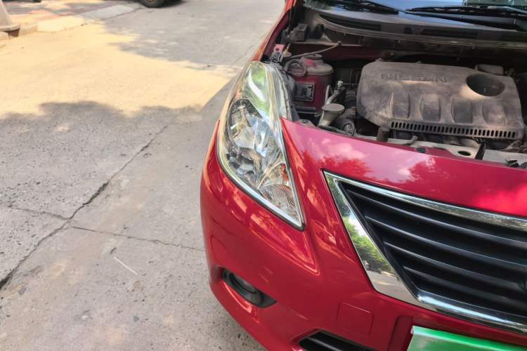 Used Nissan Sunny 2011 1.5XL Manual Deluxe Edition Right Front Headlight