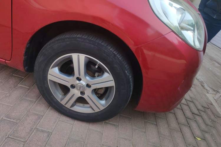 Used Nissan Sunny 2011 1.5XE CVT Comfort Edition Right Front Wheel Hub