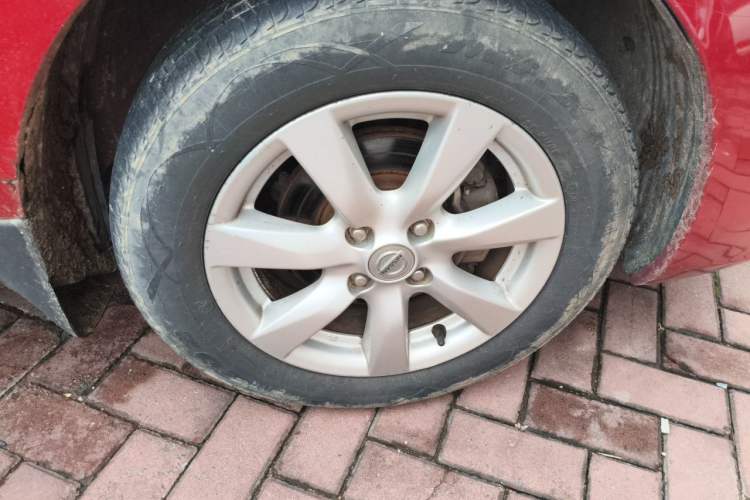 Used Nissan Sunny 2011 1.5XL CVT Luxury Edition Right Front Wheel Hub