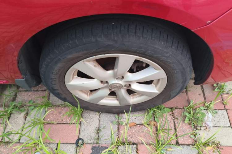 Used Nissan Sunny 2011 1.5XL CVT Luxury Edition Right Front Wheel Hub