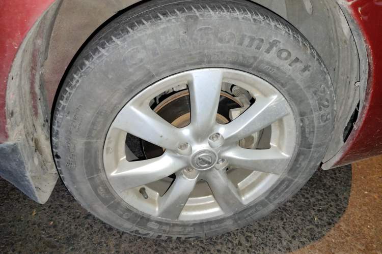 Used Nissan Sunny 2011 1.5XE CVT Comfort Edition Right Front Wheel Hub