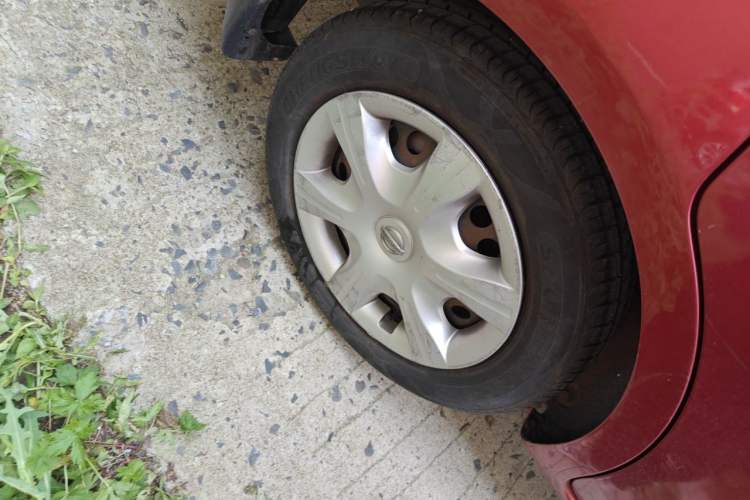 Used Nissan Sunny 2011 1.5XE CVT Comfort Edition Right Front Wheel Hub