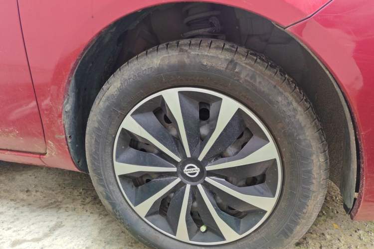 Used Nissan Sunny 2011 1.5XE CVT Comfort Edition Right Front Wheel Hub