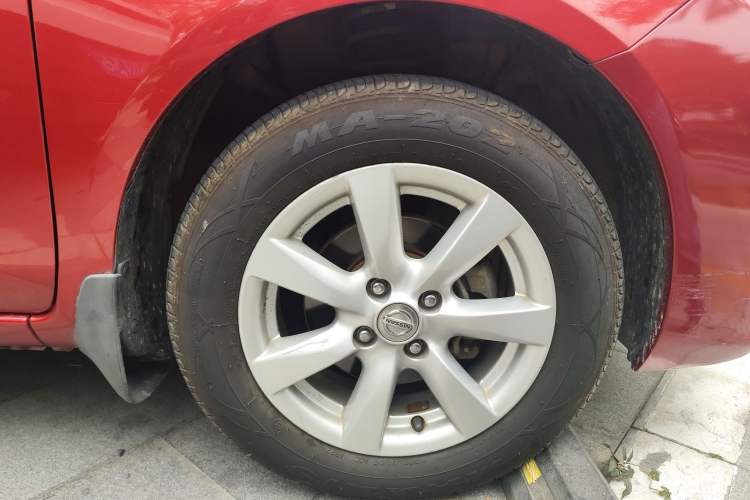 Used Nissan Sunny 2011 1.5XL CVT Luxury Edition Right Front Wheel Hub