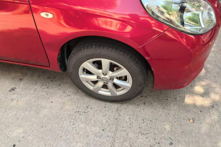 Used Nissan Sunny 2011 1.5XL Manual Deluxe Edition Right Front Wheel Hub