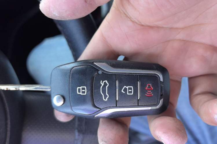 Used Nissan Sunny 2011 1.5XE CVT Comfort Edition Vehicle Key