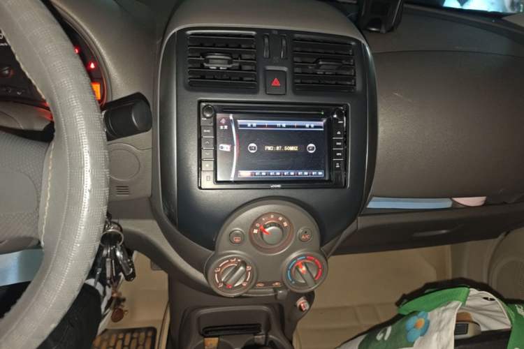 Used Nissan Sunny 2011 1.5XE CVT Comfort Edition Audio And AC Panel