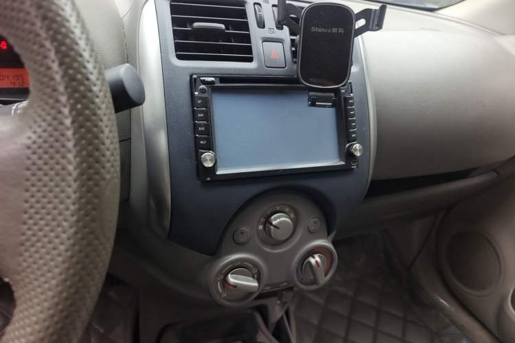 Used Nissan Sunny 2011 1.5XE CVT Comfort Edition Audio And AC Panel