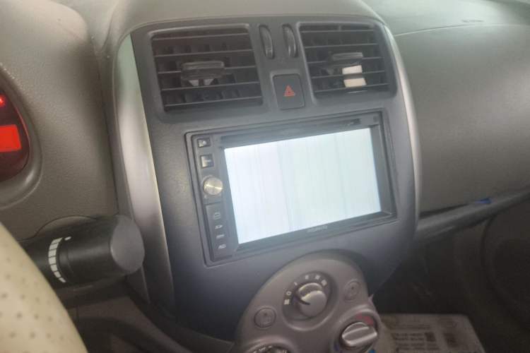 Used Nissan Sunny 2011 1.5XE Manual Comfort Edition Audio And AC Panel