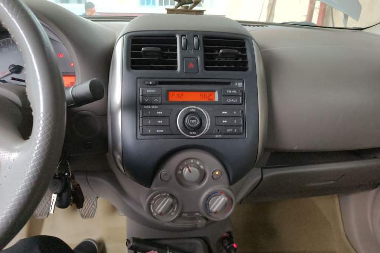 Used Nissan Sunny 2011 1.5XE Manual Comfort Edition Audio And AC Panel