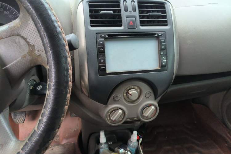 Used Nissan Sunny 2011 1.5XE Manual Comfort Edition Audio And AC Panel
