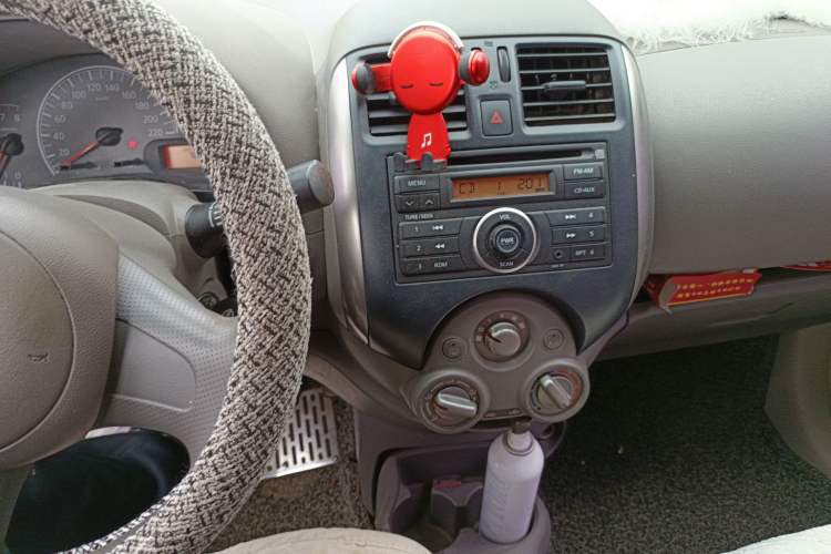 Used Nissan Sunny 2011 1.5XE Manual Comfort Edition Audio And AC Panel
