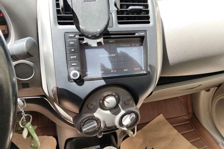 Used Nissan Sunny 2011 1.5XE CVT Comfort Edition Audio And AC Panel